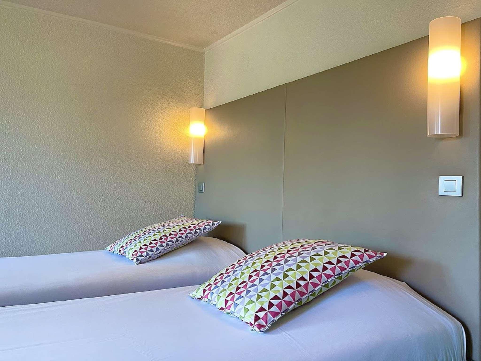 Campanile Hotel Бове Экстерьер фото