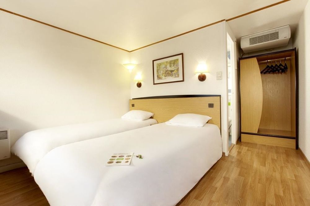 Campanile Hotel Бове Экстерьер фото